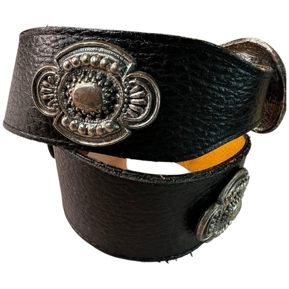 MZ Accessories of New York Vintage Pebbled Leather Silver Conchos Belt